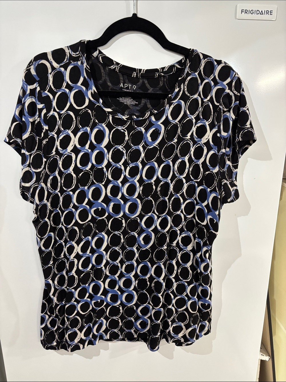 Apt. 9 Black Short Sleeve Top with Blue & White Circle Print